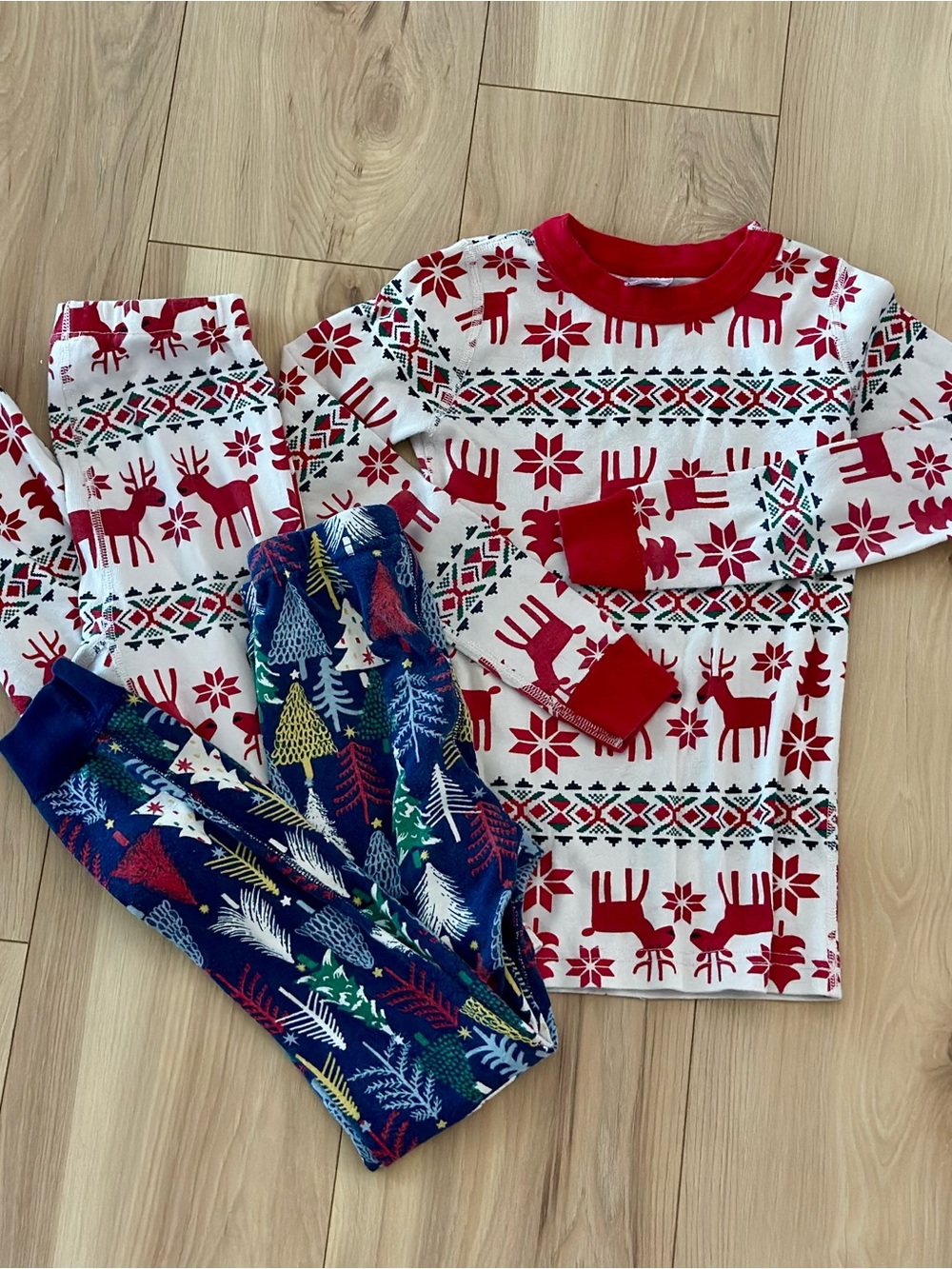Hanna Andersson Red & Navy Holiday Reindeer Pajama Set